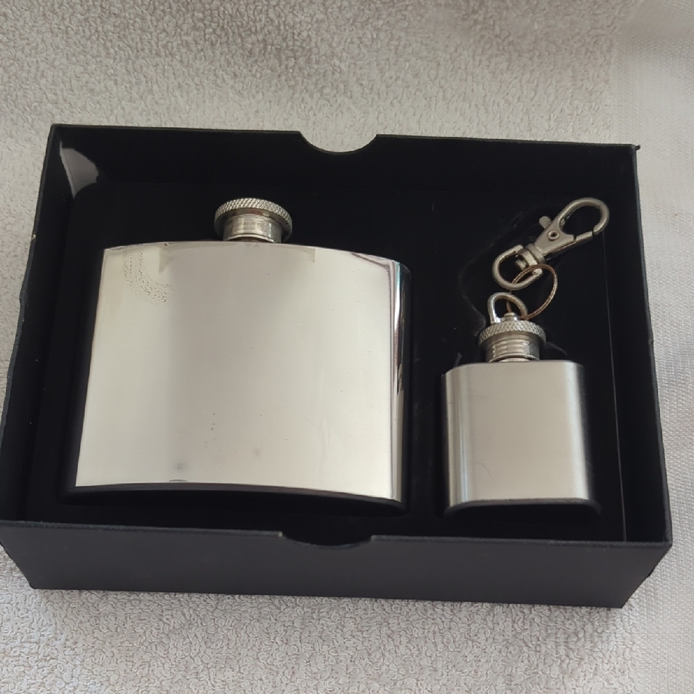Axxents Polished Metal 4 oz. Flask and 1oz.  Keychain Flask  Set